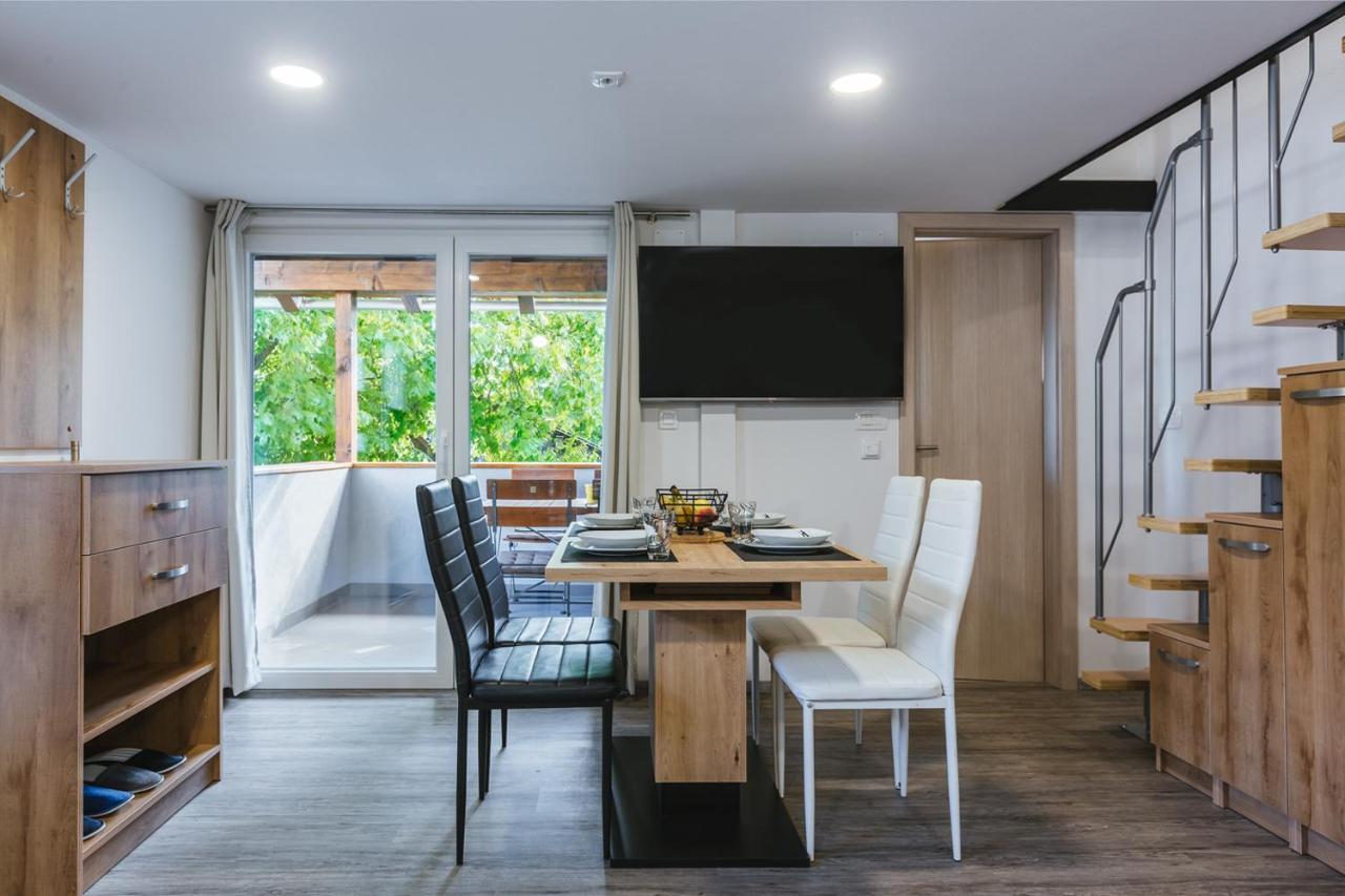 Blue Door - Studio Apartment เลสเซ ภายนอก รูปภาพ