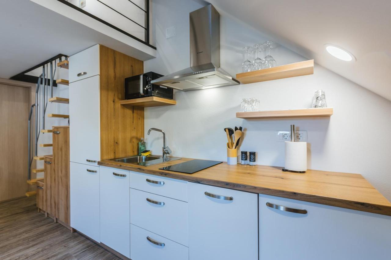 Blue Door - Studio Apartment เลสเซ ภายนอก รูปภาพ