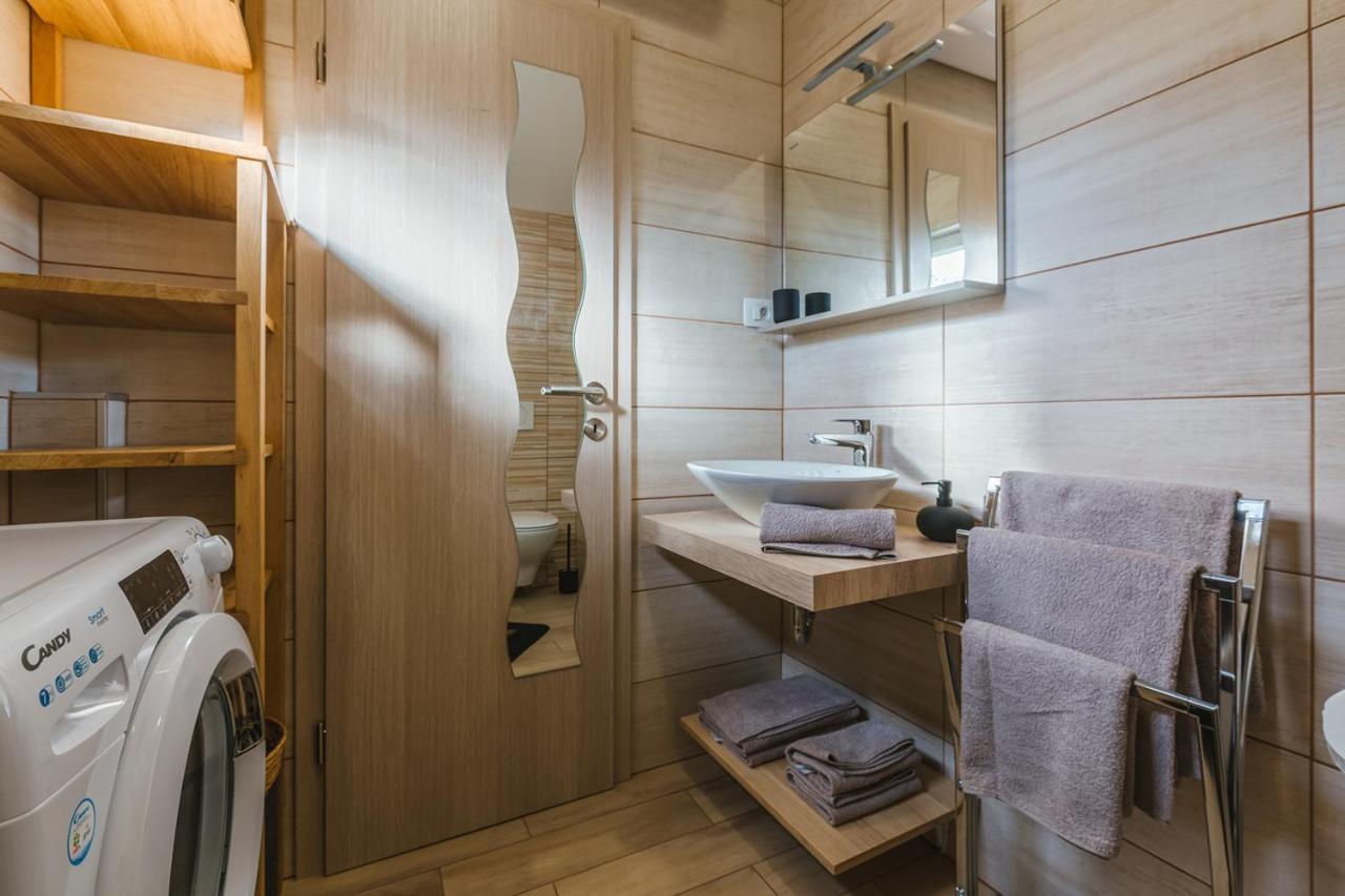 Blue Door - Studio Apartment เลสเซ ภายนอก รูปภาพ