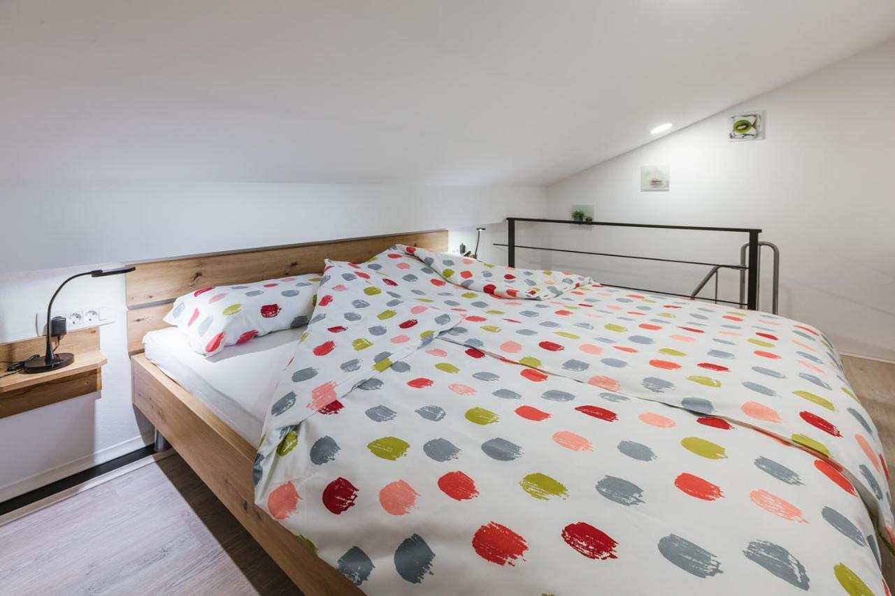 Blue Door - Studio Apartment เลสเซ ภายนอก รูปภาพ
